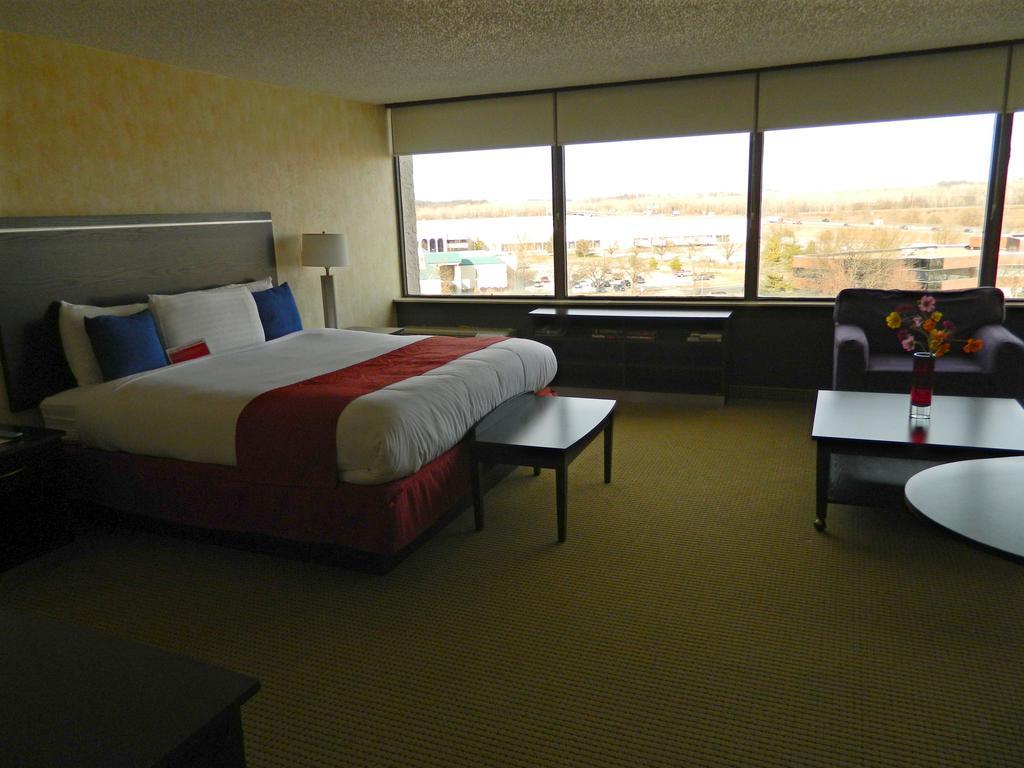 Howard Johnson Plaza Kansas City Hotel & Conference Center Exterior foto