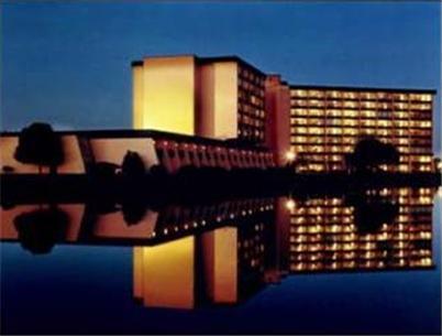 Howard Johnson Plaza Kansas City Hotel & Conference Center Exterior foto